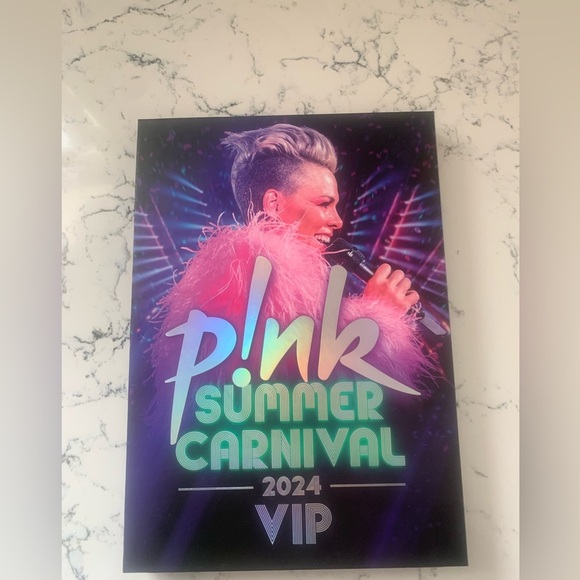 Pink Summer Carnival VIP pack new - Picture 1 of 7